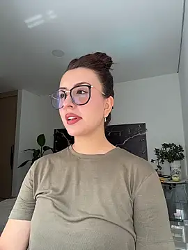 EmaSaenz online show from 02/18/26, 06:04