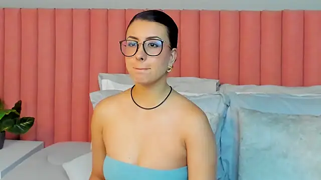 EmaSaenz online show from 04/07/26, 08:53