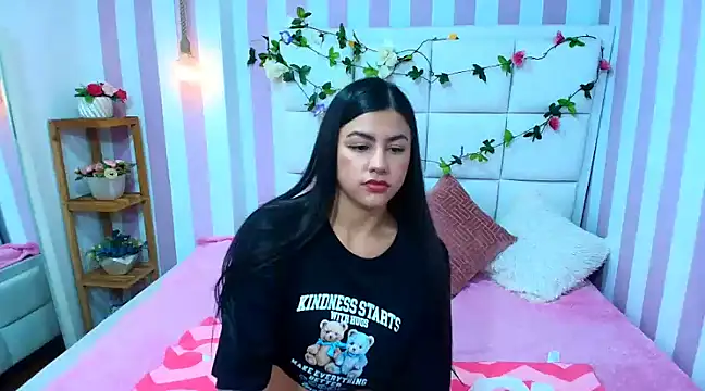 Kendall Sophy online show from 03/18/25, 04:26