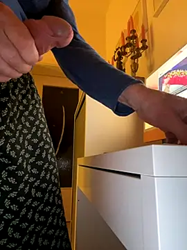 Frank22xx online show from 10/18/25, 06:41