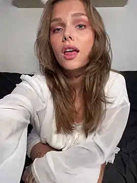 Snapshot of HumbleJess chatting on 09/19/25, 03:45 HumbleJess online show from 09/19/25, 03:45