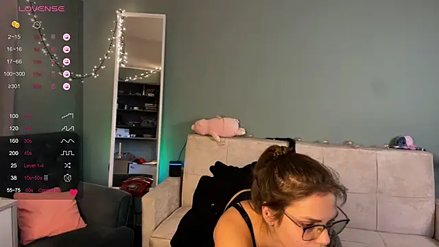 Snapshot of HumbleJess chatting on 04/29/26, 04:11 HumbleJess online show from 04/29/26, 04:11