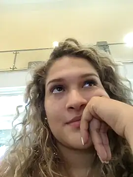 Sara smiiith211 online show from 02/15/25, 11:58