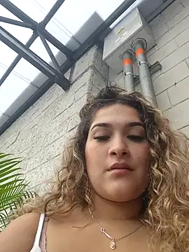 Sara smiiith211 online show from 10/26/25, 06:03