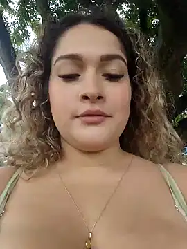 Sara smiiith211 online show from 12/04/25, 07:11