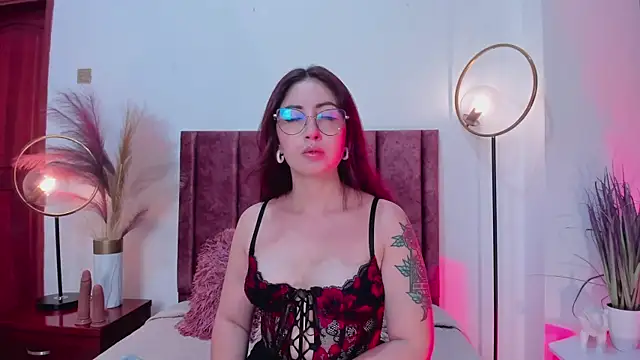 Emilywatsonn online show from 02/21/25, 11:44