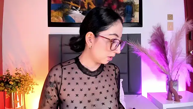 Emilywatsonn online show from 03/20/26, 12:26