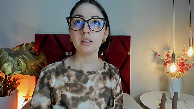 Snapshot of Emilywatsonn chatting on 05/09/26, 12:38 Emilywatsonn online show from 05/09/26, 12:38