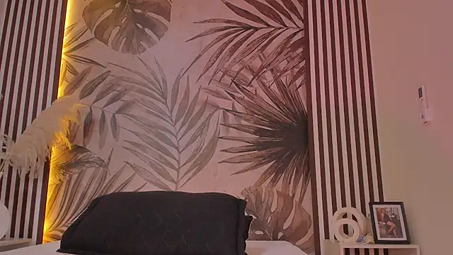 Samaantha-White online show from 11/10/25, 11:42