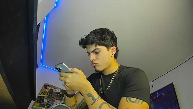 Snapshot of charlie_hotxxx chatting on 12/04/24, 01:58 charlie hotxxx online show from 12/04/24, 01:58
