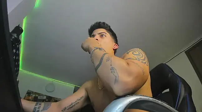Snapshot of charlie_hotxxx chatting on 02/13/25, 03:50 charlie hotxxx online show from 02/13/25, 03:50