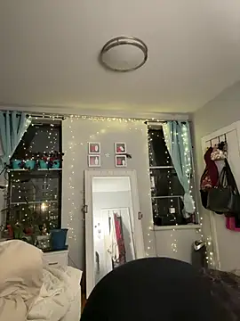 Snapshot of sylviahhh chatting on 03/24/26, 02:38 sylviahhh online show from 03/24/26, 02:38