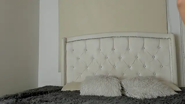 Miiss scarlett1 online show from 03/06/25, 09:42