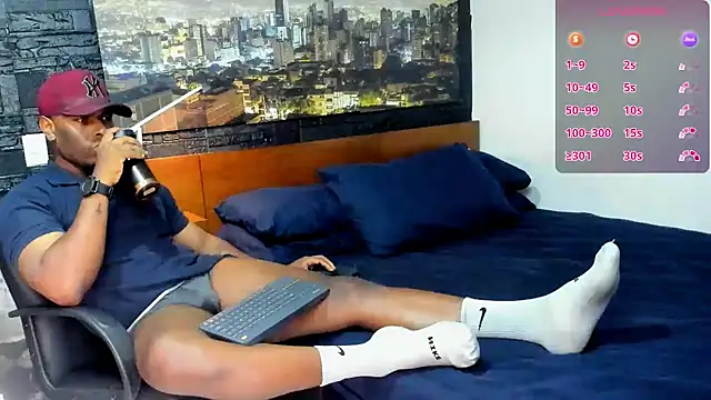 Snapshot of thomas_santtos1 chatting on 02/14/25, 12:57 thomas santtos1 online show from 02/14/25, 12:57