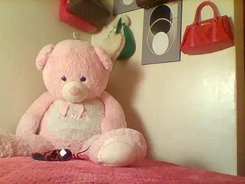 Queeen model online show from 10/10/25, 05:12