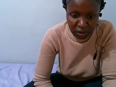 Snapshot of femaqueen chatting on 04/29/26, 09:24 femaqueen online show from 04/29/26, 09:24