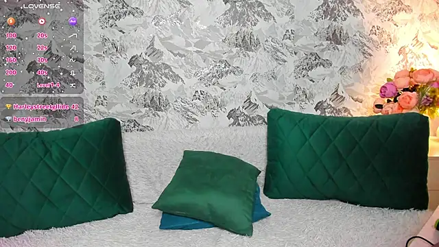 Naomi B1ack online show from 12/14/24, 10:13