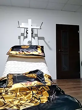 Snapshot of Tinuus chatting on 03/12/25, 06:33 Tinuus online show from 03/12/25, 06:33