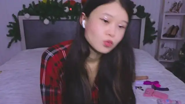 Tina Kim  online show from 12/14/24, 08:13