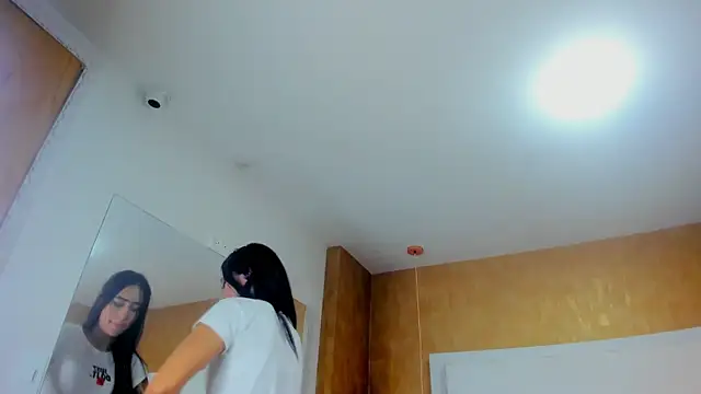 Little Jenni online show from 02/13/25, 11:47