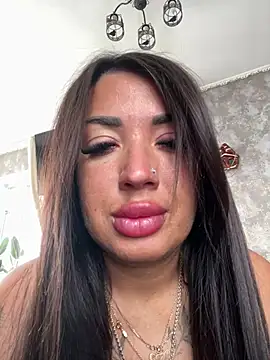 RuslanaXX online show from 02/25/26, 04:44