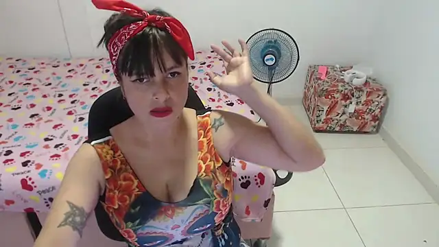 Snapshot of Aliciaheart chatting on 04/29/26, 06:58 Aliciaheart online show from 04/29/26, 06:58