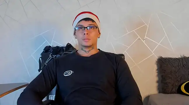 NoahhBrown online show from 12/24/24, 03:38