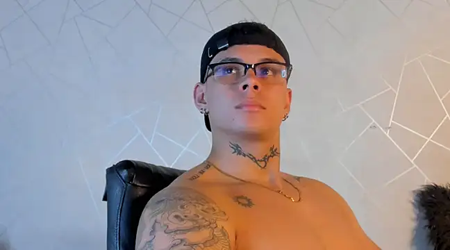 NoahhBrown online show from 12/28/24, 06:49