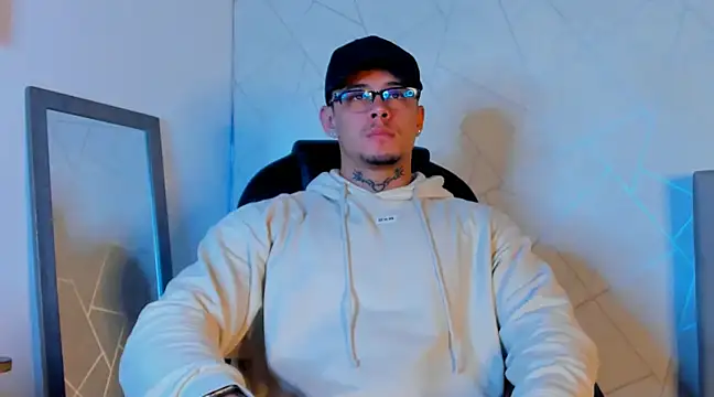 NoahhBrown online show from 02/20/25, 03:34