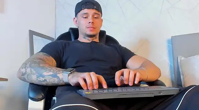 NoahhBrown online show from 03/05/25, 03:08