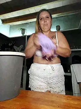 BecciDeluxe online show from 10/09/25, 02:59