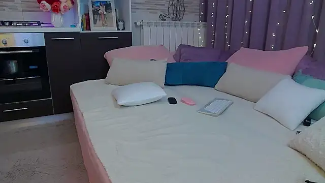 AyanaJoy online show from 10/28/25, 10:45