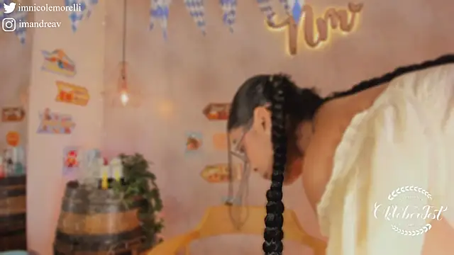 Nicolemorelli2 online show from 10/04/25, 12:25