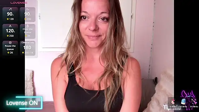 Snapshot of Maryli-O chatting on 06/02/26, 01:35 Maryli-O online show from 06/02/26, 01:35