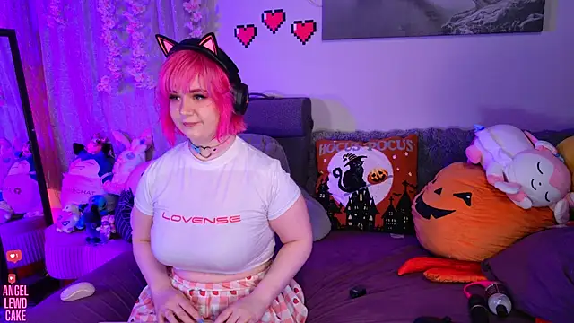 Angel-Lewd-Cake online show from 05/07/26, 12:27