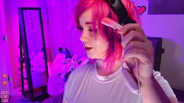 Angel-Lewd-Cake online show from 07/17/26, 01:45
