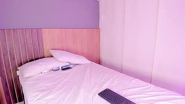 hannnasmith online show from 12/17/25, 03:12