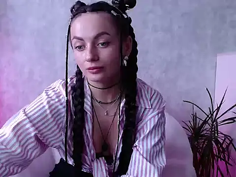 LikaLuis online show from 06/11/26, 10:24