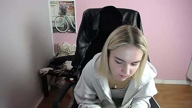 viktoria lovely online show from 04/17/26, 07:00