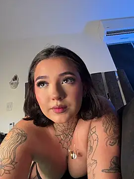 Snapshot of Ala_Rasi_ chatting on 05/17/26, 03:37 Ala Rasi online show from 05/17/26, 03:37