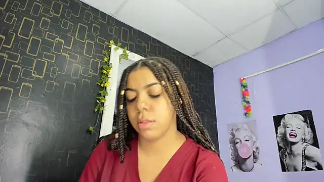 Snapshot of Alika01 chatting on 01/31/25, 12:51 Alika01 online show from 01/31/25, 12:51