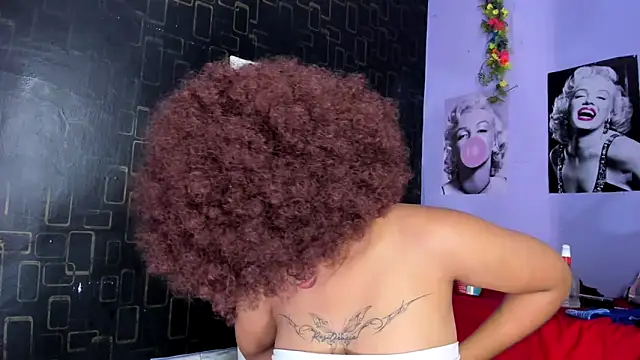 Snapshot of Alika01 chatting on 02/10/25, 01:22 Alika01 online show from 02/10/25, 01:22