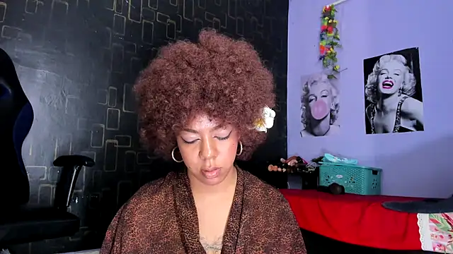 Snapshot of Alika01 chatting on 02/13/25, 09:49 Alika01 online show from 02/13/25, 09:49