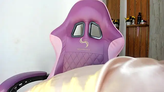 Alika01 online show from 01/19/26, 01:48