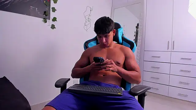 Bray Kevin online show from 12/02/24, 01:25