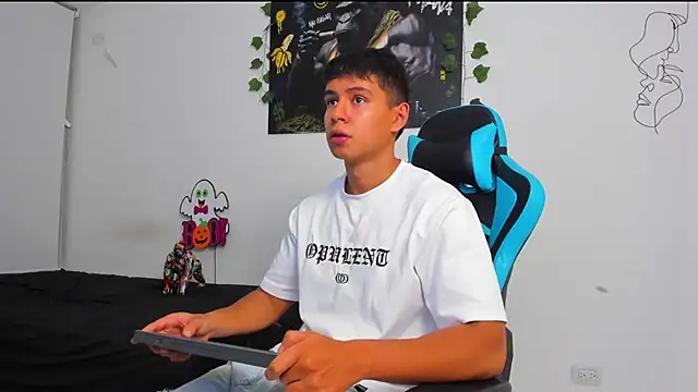 Bray Kevin online show from 02/14/25, 01:02