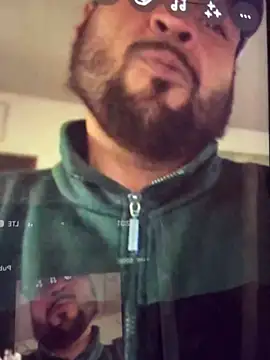 Snapshot of MrDickUdown24_7 chatting on 02/13/25, 10:33 MrDickUdown24 7 online show from 02/13/25, 10:33