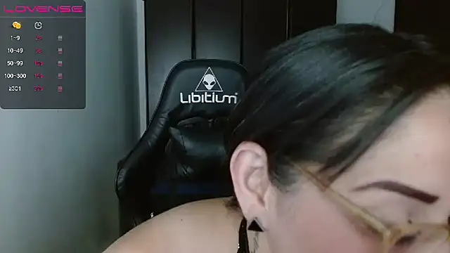 Snapshot of natashasmithe chatting on 02/05/25, 01:11 natashasmithe online show from 02/05/25, 01:11