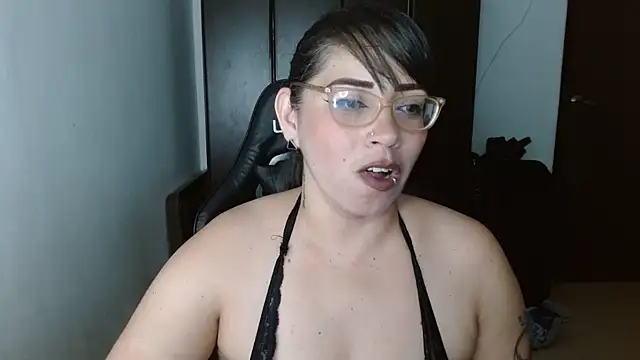 Snapshot of natashasmithe chatting on 02/11/25, 09:46 natashasmithe online show from 02/11/25, 09:46