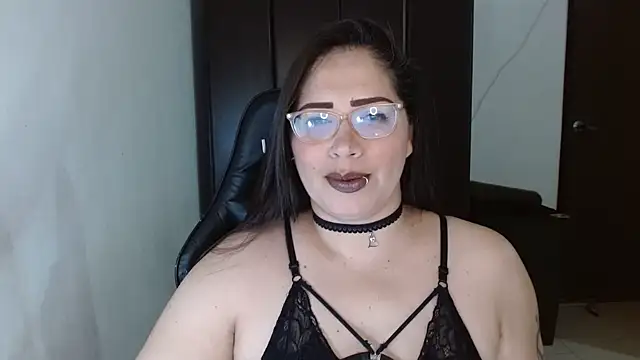 Snapshot of natashasmithe chatting on 10/07/25, 09:23 natashasmithe online show from 10/07/25, 09:23